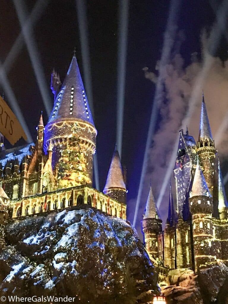 Hogwarts Christmas Light Show at Universal Studios Hollywood