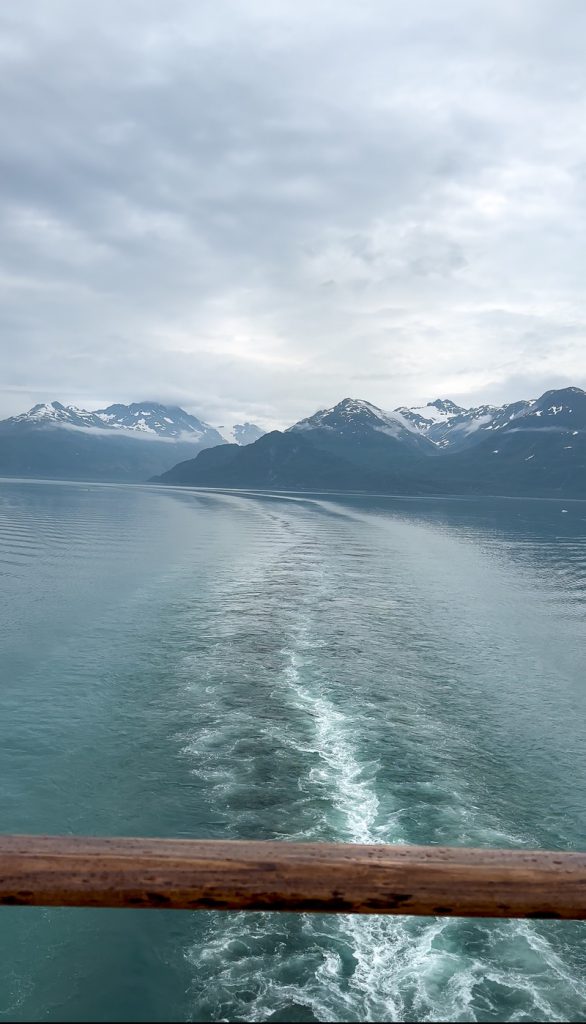 Cruise View in Alaska: Travel to Glacier Bay National Park